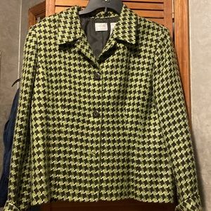 Houndstooth Blazer - Emma James - Size 16 - 21”W x 24”L - Fully lined